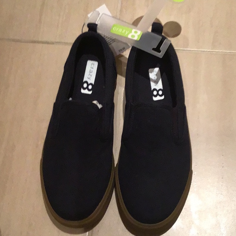 Crazy 8 slip ons